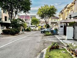 Flower Road (D19), Terrace #602170401